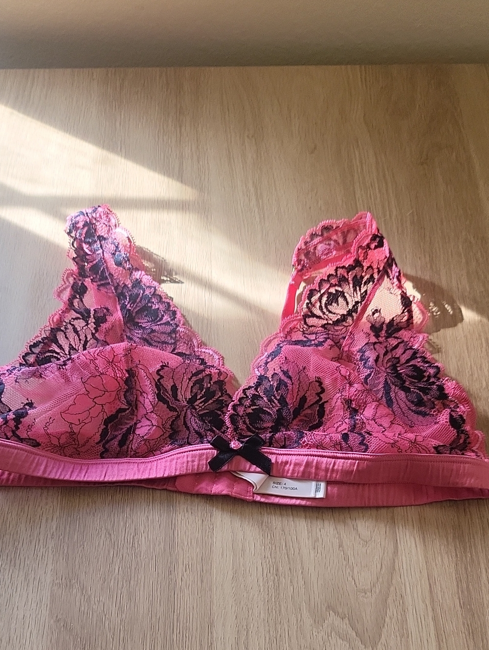 Agent Provocateur Nwot Women's Pink Lace Bralette with Black Floral Detail Size4